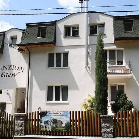 Villa Anastazis - Penzion Eden การ์โลวีวารี ภายนอก รูปภาพ